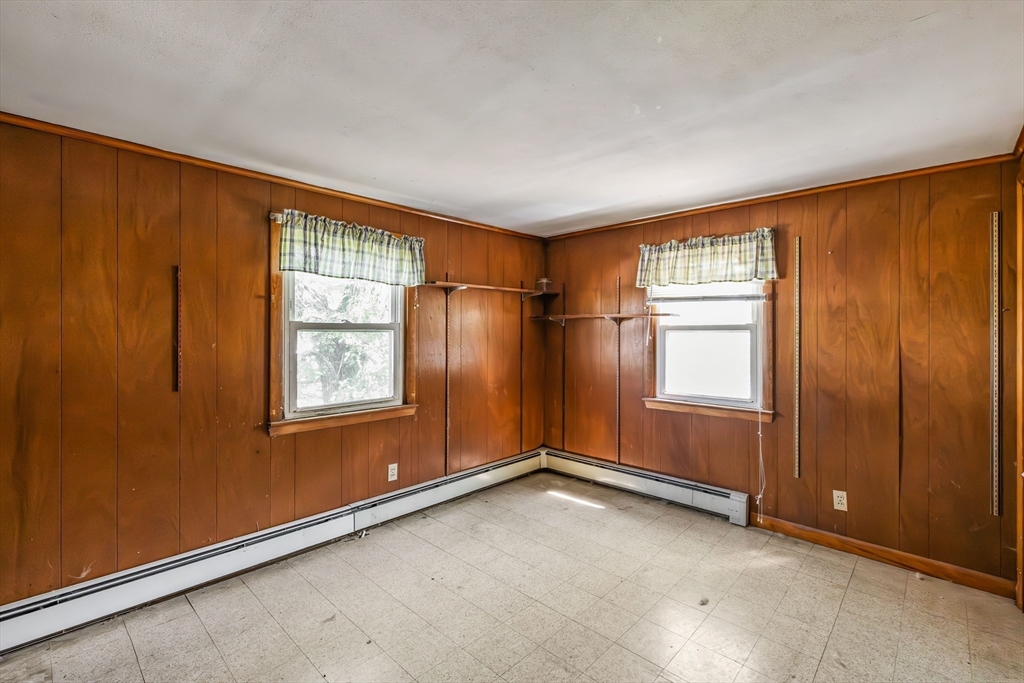 34 Allen Street Chicopee, MA 01020 - Photo 18 of 30