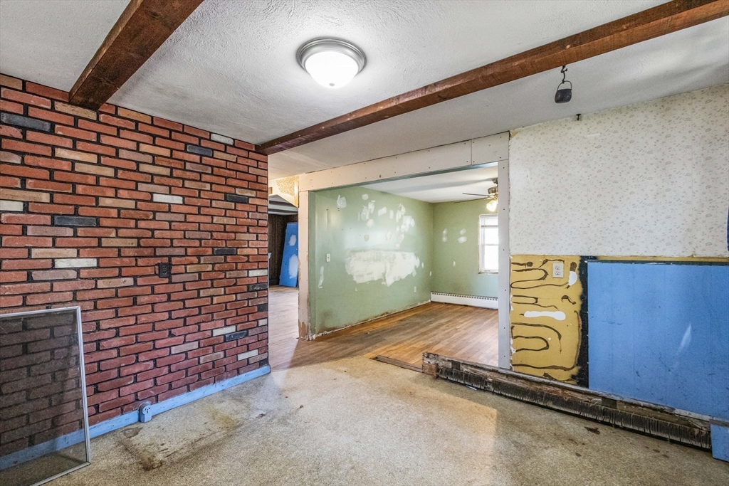 34 Allen Street Chicopee, MA 01020 - Photo 4 of 30
