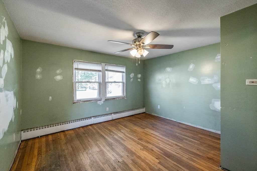 34 Allen Street Chicopee, MA 01020 - Photo 5 of 30