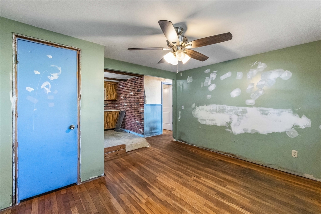 34 Allen Street Chicopee, MA 01020 - Photo 6 of 30