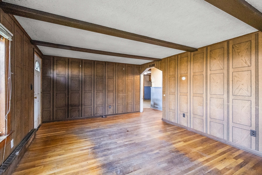 34 Allen Street Chicopee, MA 01020 - Photo 8 of 30
