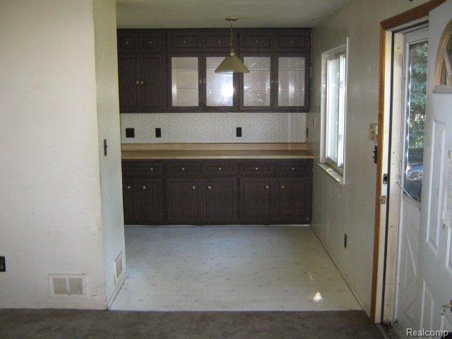 25 East Rutgers Avenue Pontiac, MI 48340 - Photo 2 of 6 KITCHEN