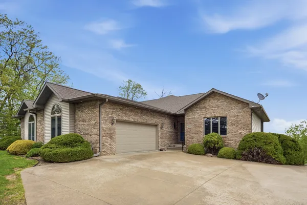 $389,000 | 1009 Melody Hills, Fulton, IL 61252