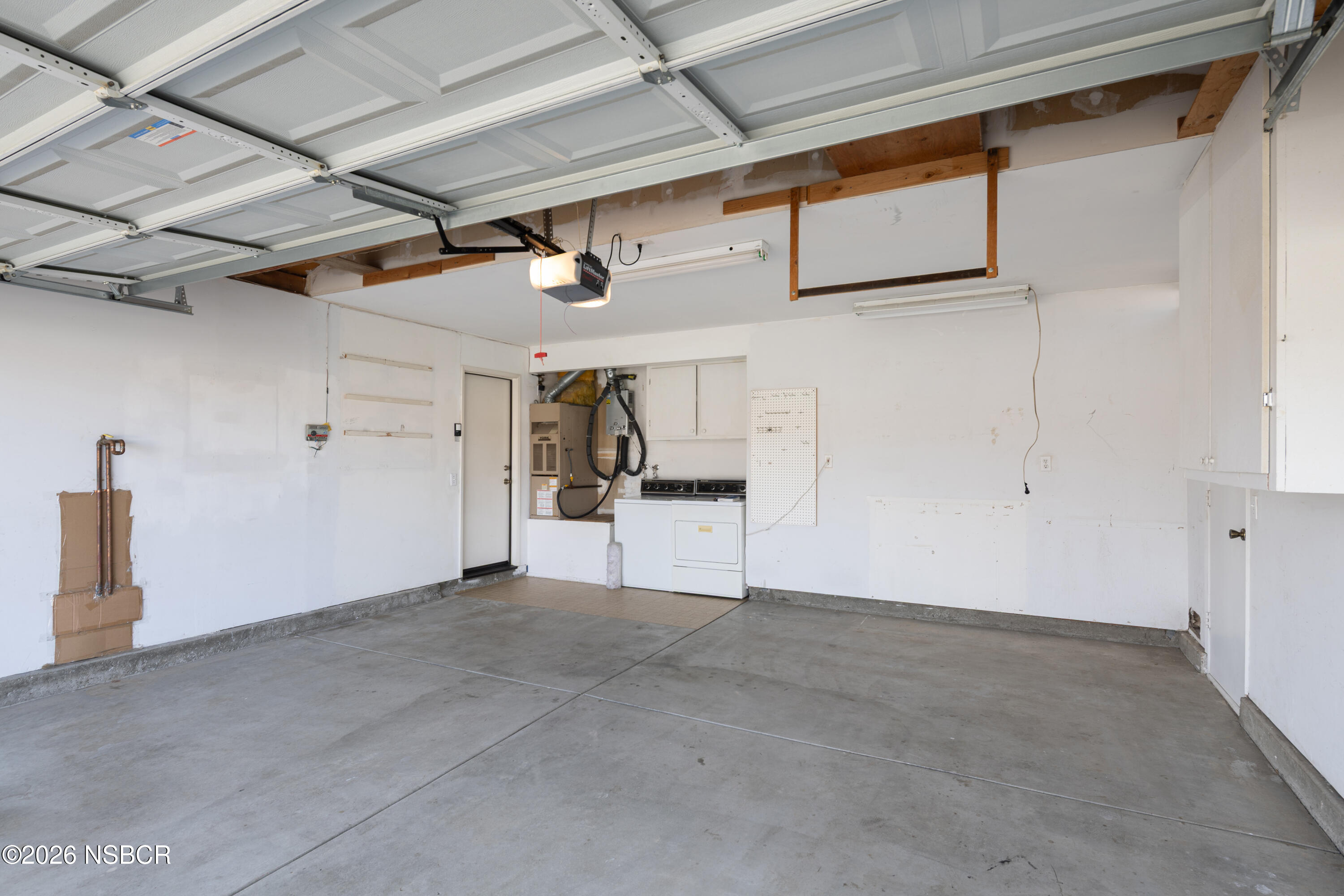 545 Santa Cruz Court Santa Maria, CA 93455 - Photo 27 of 28 a view of a garage