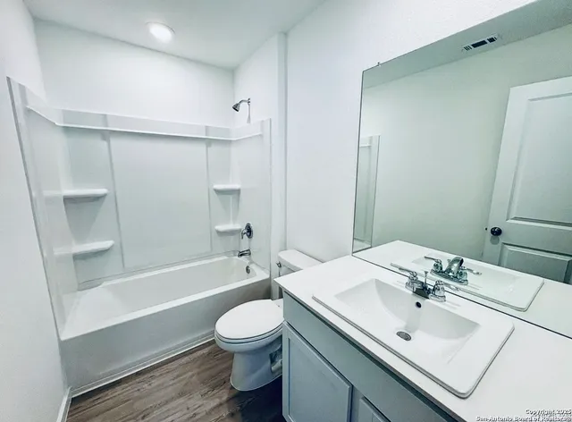 $1,375 | 5705 Mangas Circle, Seguin, TX 78155