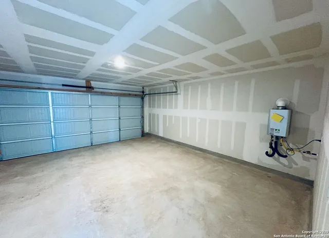 $1,375 | 5705 Mangas Circle, Seguin, TX 78155