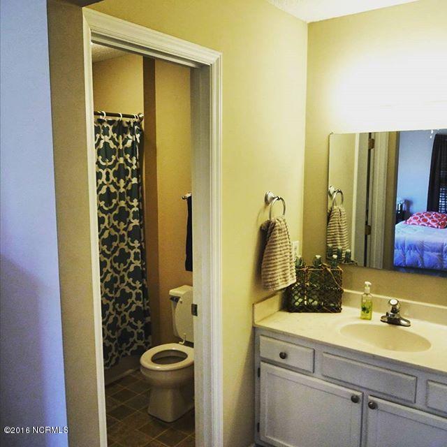 107 Albemarle Road Wilmington, NC 28405 - Photo 8 of 18 Master Bath