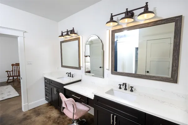 $1,035,000 | 5330 Indian Trail Lane, Brenham, TX 77833