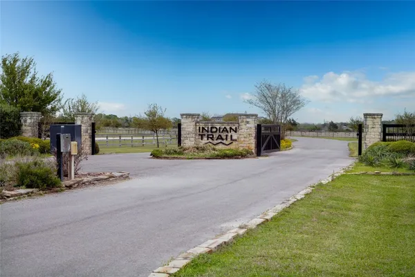$1,035,000 | 5330 Indian Trail Lane, Brenham, TX 77833