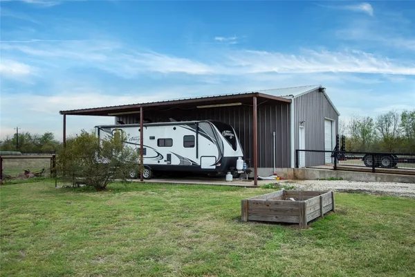 $1,035,000 | 5330 Indian Trail Lane, Brenham, TX 77833