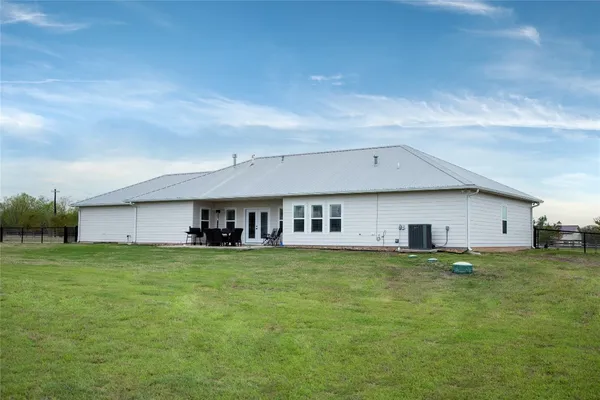 $1,035,000 | 5330 Indian Trail Lane, Brenham, TX 77833