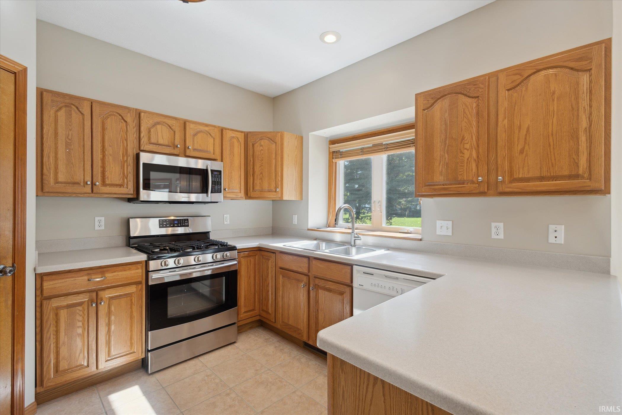 51804 Ridgetop Drive Granger, IN 46530 - Photo 16 of 36 Gallery Image 16