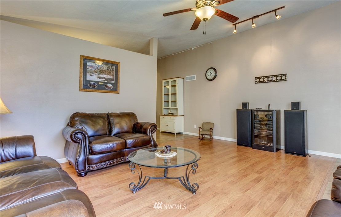 5538 Reese Hill Road Sumas, WA 98295 - Photo 5 of 25