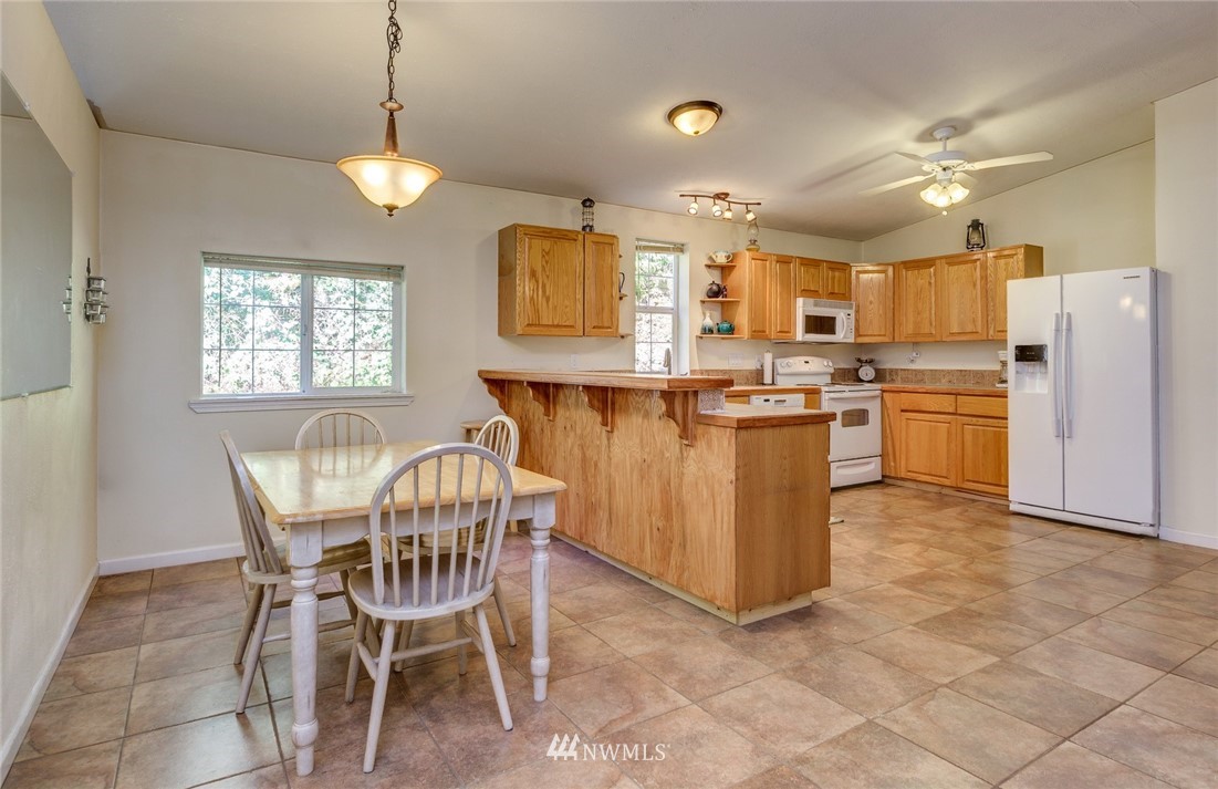 5538 Reese Hill Road Sumas, WA 98295 - Photo 7 of 25