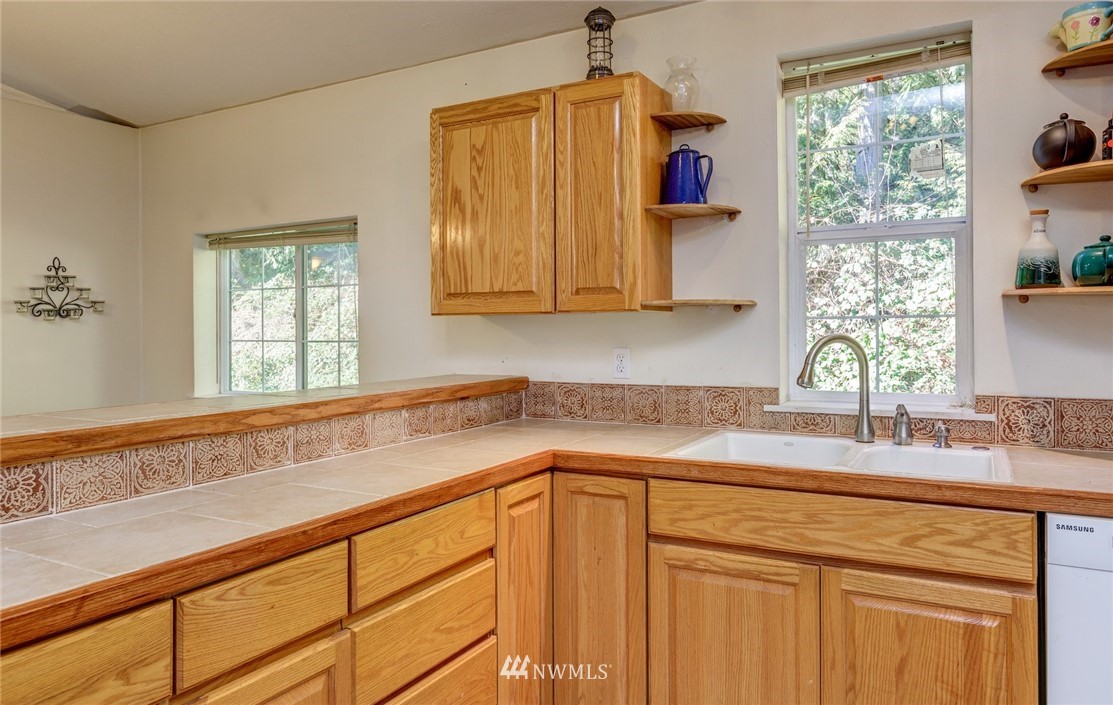 5538 Reese Hill Road Sumas, WA 98295 - Photo 9 of 25