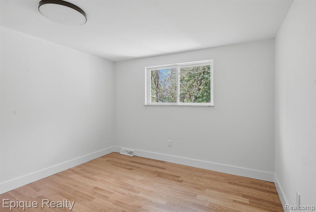 8315 Reese Road Clarkston, MI 48348 - Photo 18 of 29