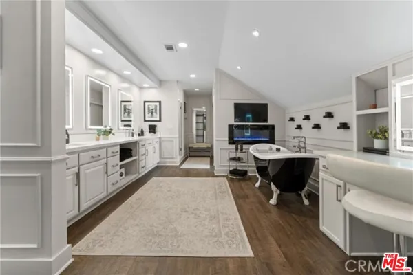 $5,990 | 2729 Parton Circle, Lancaster, CA 93536