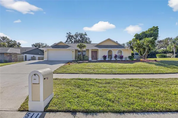 $525,000 | 511 Sportsman Park Drive, Seffner, FL 33584