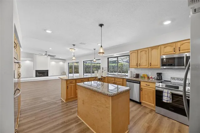 $539,990 | 511 Sportsman Park Drive, Seffner, FL 33584