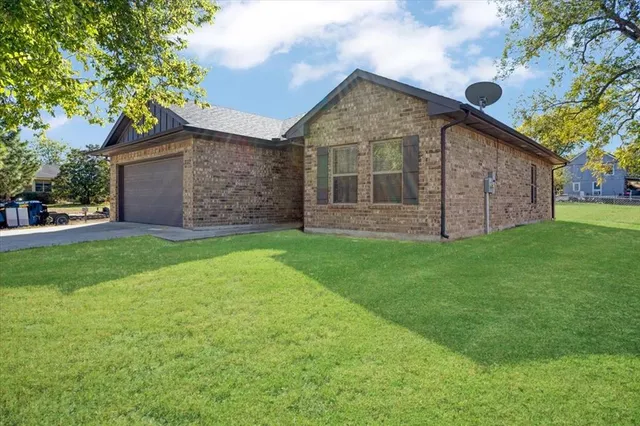 $233,000 | 732 East Bullock Street, Denison, TX 75021