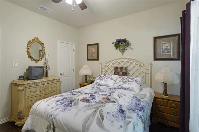 $233,000 | 732 East Bullock Street, Denison, TX 75021