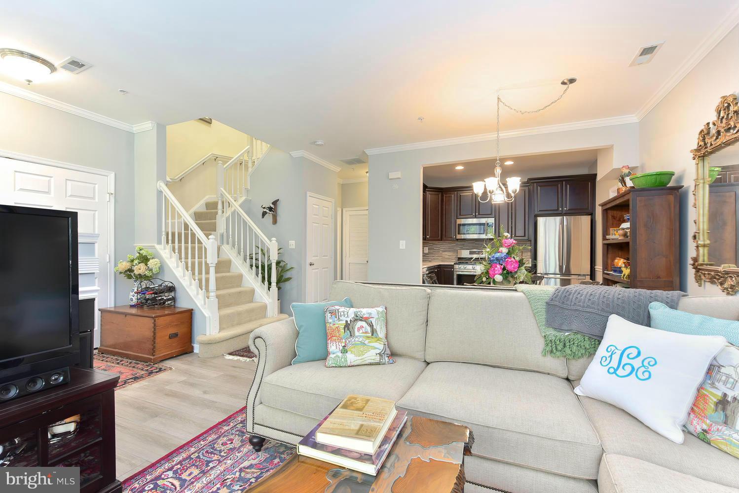 11401 Gate Hill Place, Unit 65 Reston, VA 20194 - Photo 3 of 30 Family Room