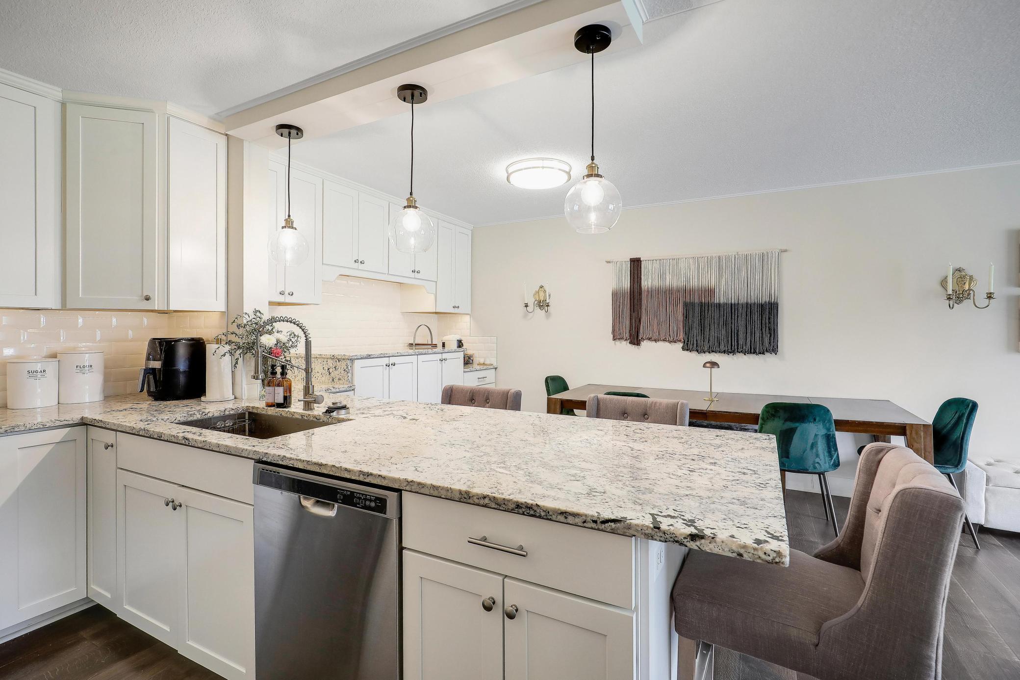 10511 Cedar Lake Road, Unit 212 Minnetonka, MN 55305 - Photo 5 of 47