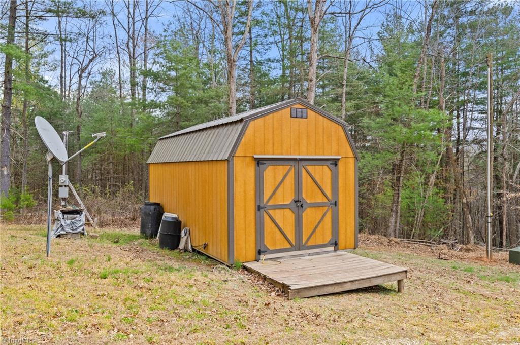 1163 Mills Road Mount Airy, NC 27030 - Photo 17 of 34