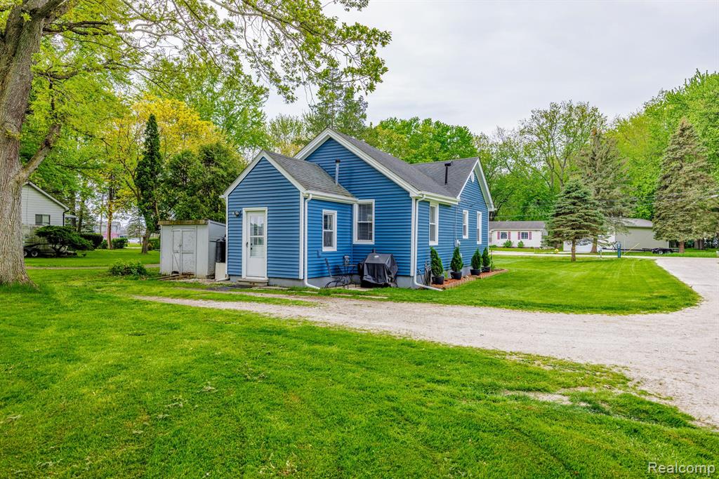 33811 Schneider Road Chesterfield, MI 48047 - Photo 17 of 33