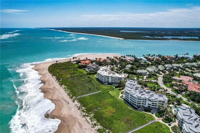 $1,995,000 | 3001 Southeast Island Point Lane, Unit 14, Stuart, FL 34996