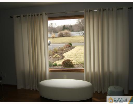 151 Kendall Road Kendall Park, NJ 08824 - Photo 5 of 10 Gallery Image 5