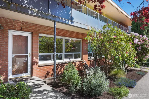 $315,000 | 4710 Dayton Avenue North, Unit 2, Seattle, WA 98103