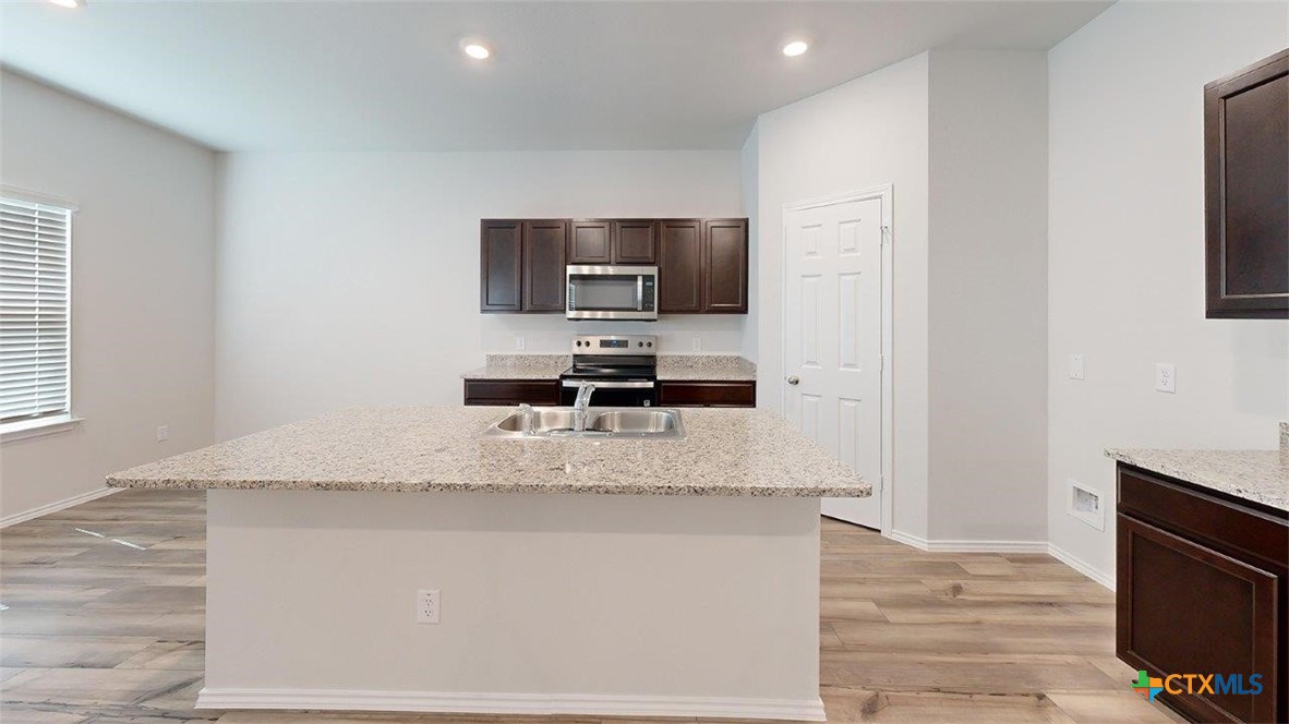 557 Hector Loop Georgetown, TX 78626 - Photo 8 of 41