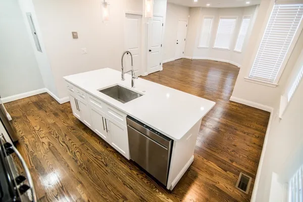 $3,295 | 757 Washington Street, Unit 1, Boston, MA 02124