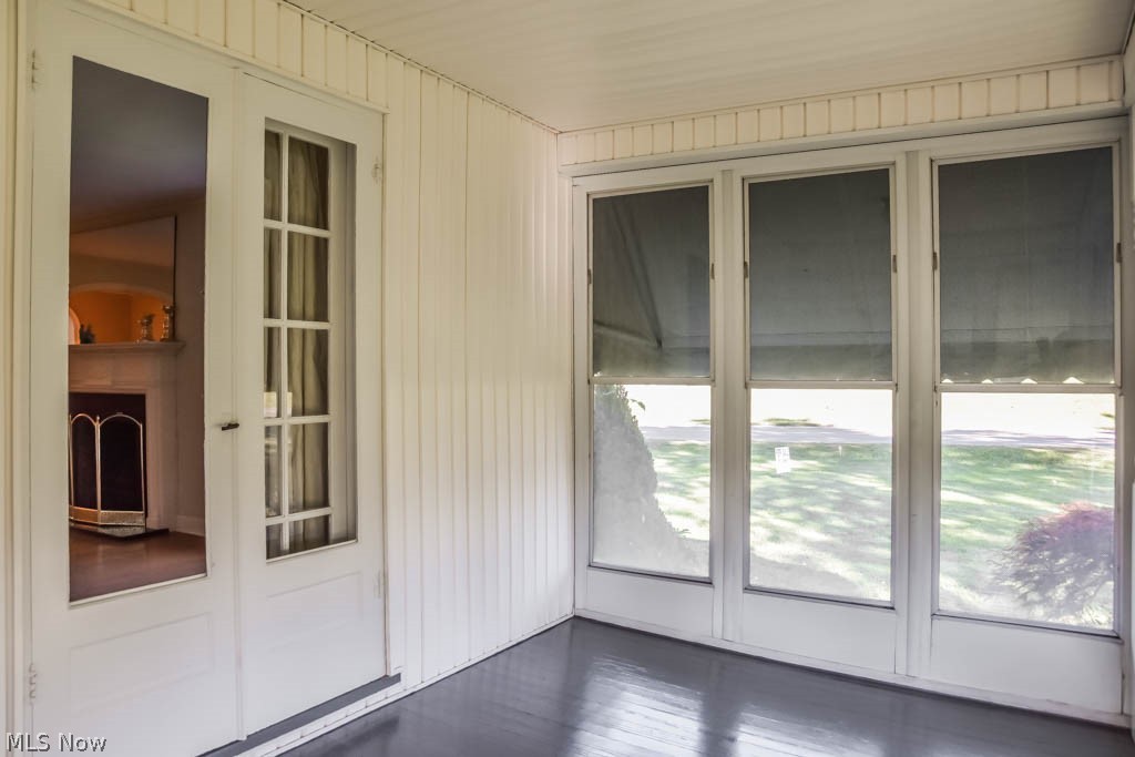 1553 Broad Avenue Northwest Canton, OH 44708 - Photo 10 of 20 Enclosed side porch.