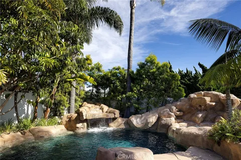 $6,495,000 | 305 West Avenida Gaviota, San Clemente, CA 92672