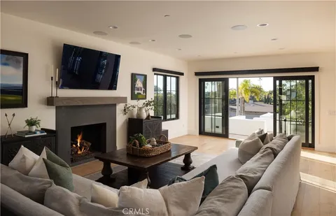 $6,495,000 | 305 West Avenida Gaviota, San Clemente, CA 92672