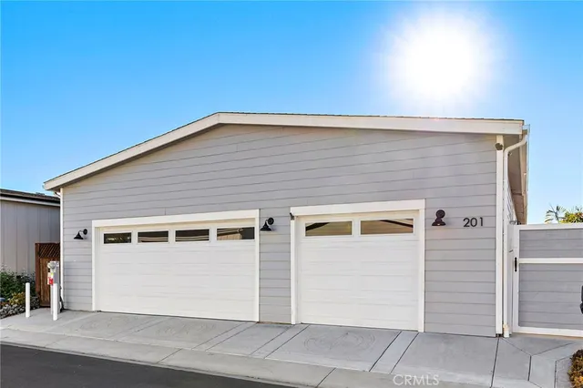 $1,200,000 | 201 Mira Adelante, San Clemente, CA 92673