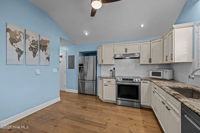 $1,500,000 | 247 Bayview Boulevard, Atlantic Beach, NC 28512