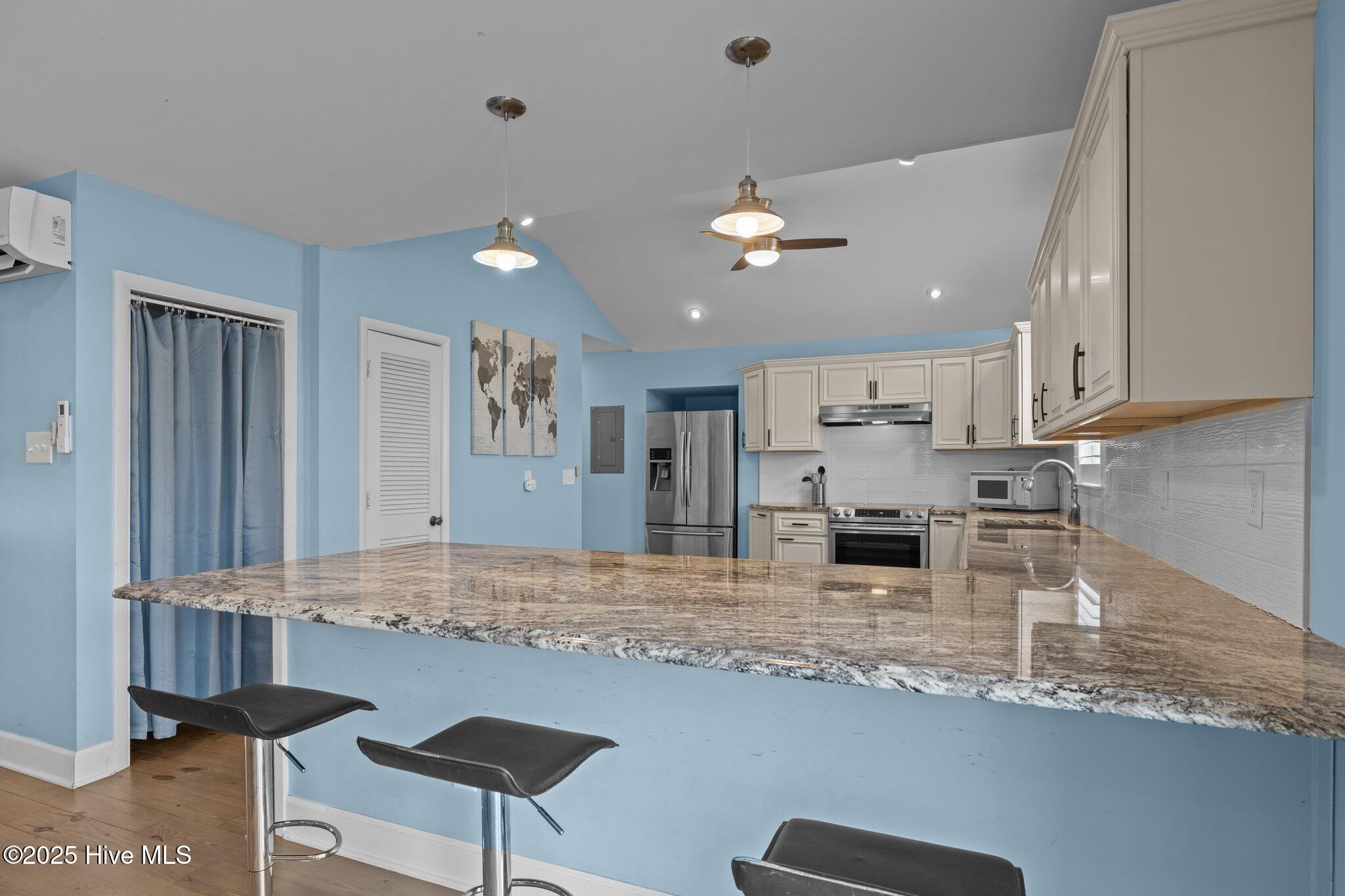 247 Bayview Boulevard Atlantic Beach, NC 28512 - Photo 9 of 41 22-web-or-mls-1S3A7331