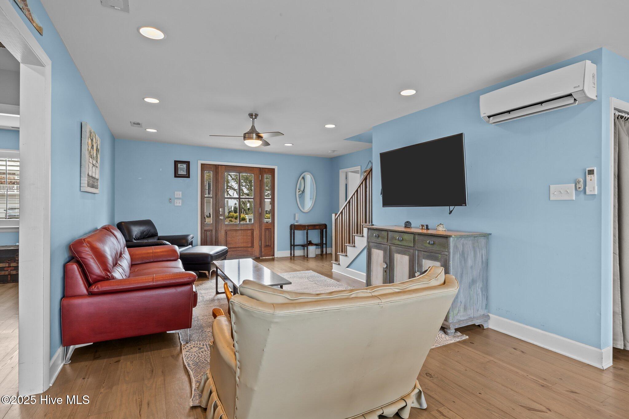 247 Bayview Boulevard Atlantic Beach, NC 28512 - Photo 10 of 41 24-web-or-mls-1S3A7343