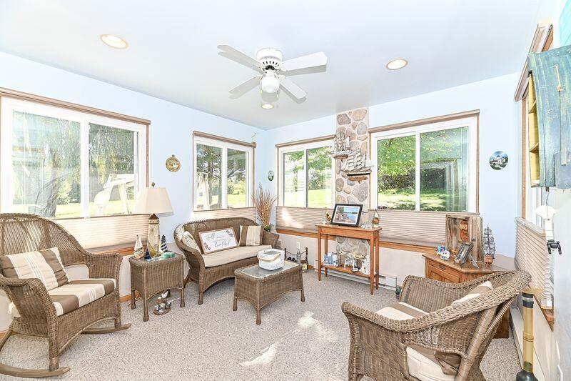 334 East Puerner Street Jefferson, WI 53549 - Photo 11 of 34 Sun Room