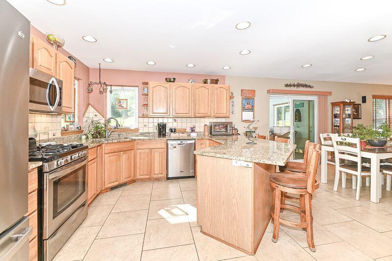 334 East Puerner Street Jefferson, WI 53549 - Photo 2 of 34 Kitchen