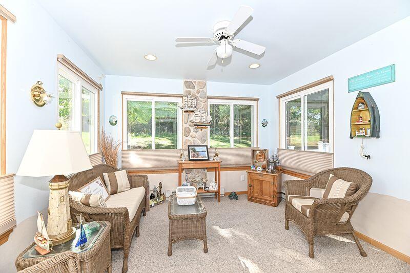 334 East Puerner Street Jefferson, WI 53549 - Photo 10 of 34 Sun Room
