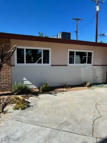 $1,900 | 2104 Sundale Street, Las Vegas, NV 89102