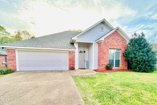 $259,900 | 912 Clubhouse Drive, Pearl, MS 39208