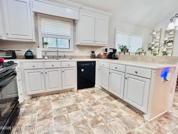 $259,900 | 912 Clubhouse Drive, Pearl, MS 39208