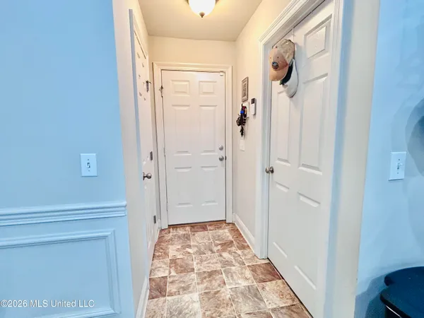 $259,900 | 912 Clubhouse Drive, Pearl, MS 39208