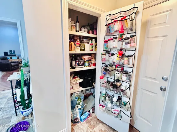 $259,900 | 912 Clubhouse Drive, Pearl, MS 39208