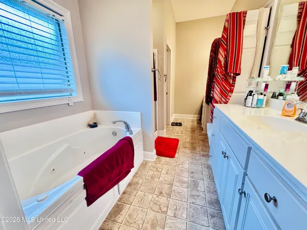 $259,900 | 912 Clubhouse Drive, Pearl, MS 39208